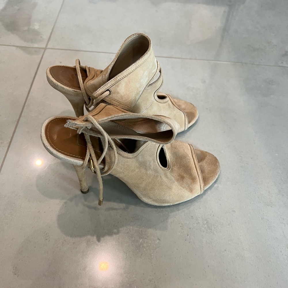 Aquazurra tan suede size 37 heeled sandal